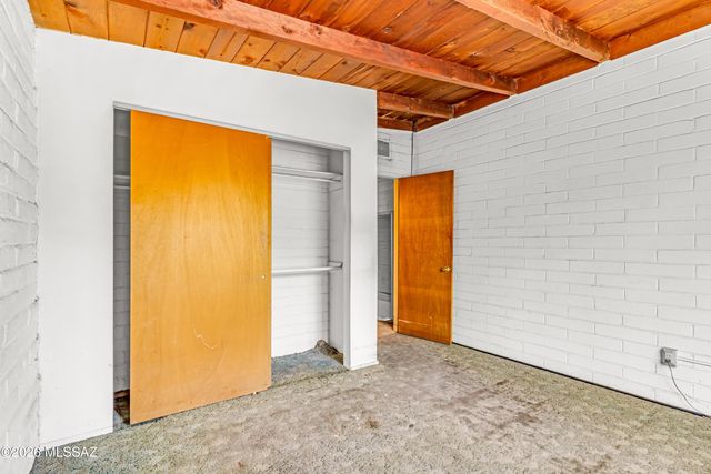 5829 E Waverly Street, Tucson, AZ 85712