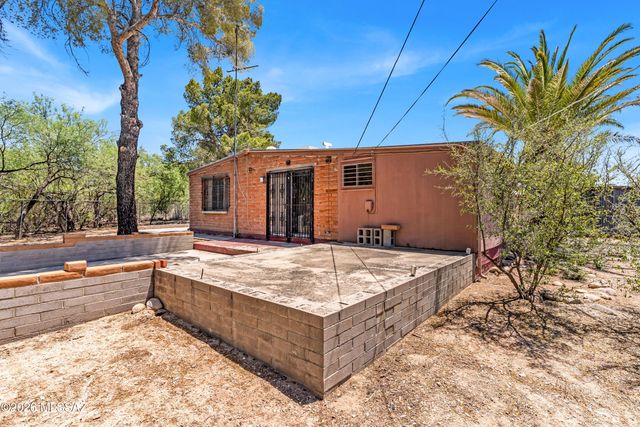 5829 E Waverly Street, Tucson, AZ 85712