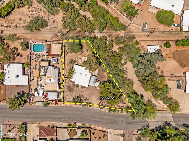 5829 E Waverly Street, Tucson, AZ 85712