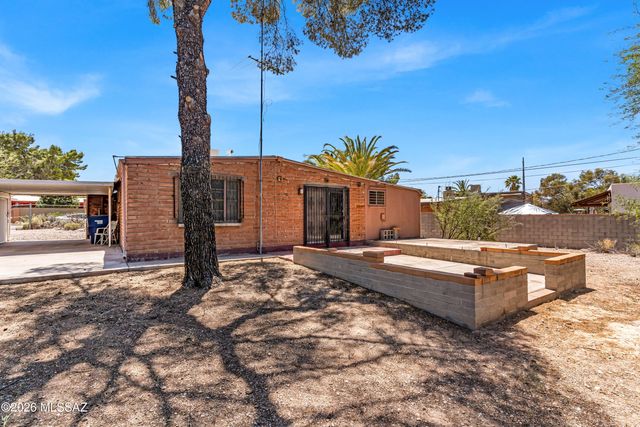 5829 E Waverly Street, Tucson, AZ 85712