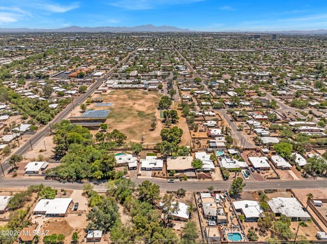 5829 E Waverly Street, Tucson, AZ 85712