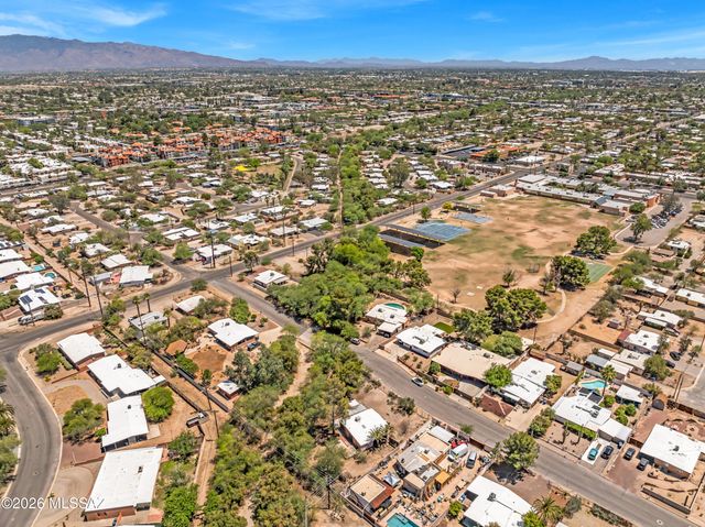 5829 E Waverly Street, Tucson, AZ 85712