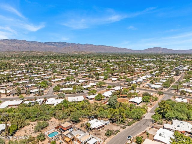 5829 E Waverly Street, Tucson, AZ 85712
