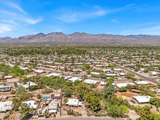 5829 E Waverly Street, Tucson, AZ 85712