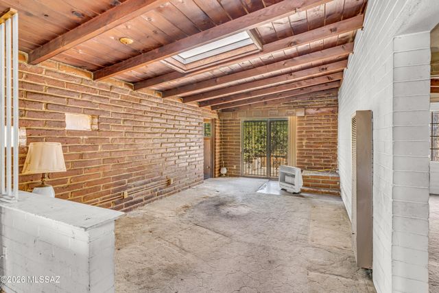 5829 E Waverly Street, Tucson, AZ 85712
