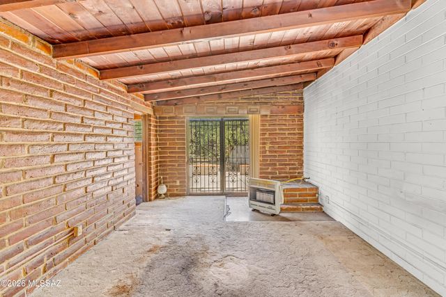 5829 E Waverly Street, Tucson, AZ 85712