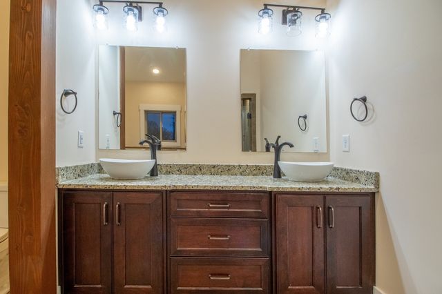 1224 Hangar Rd, Springfield, TN 37172