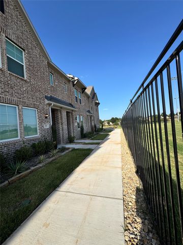 5720 Lakeview Drive, Watauga, TX 76148