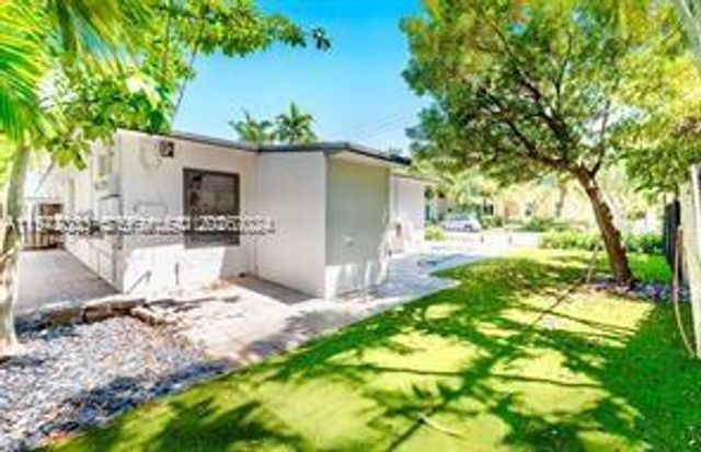 1615 NE 9th St 1, Fort Lauderdale, FL 33304