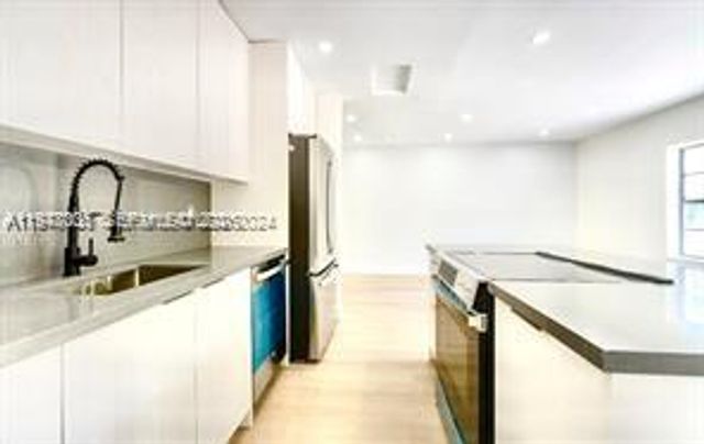 1615 NE 9th St 1, Fort Lauderdale, FL 33304