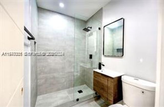 1615 NE 9th St 1, Fort Lauderdale, FL 33304