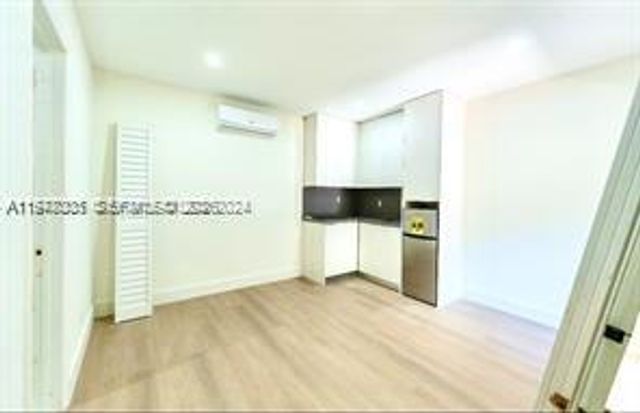 1615 NE 9th St 1, Fort Lauderdale, FL 33304