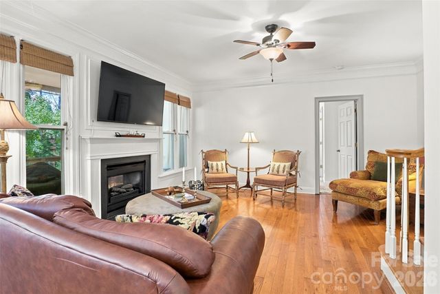 223 N Brackenbury Lane, Charlotte, NC 28270