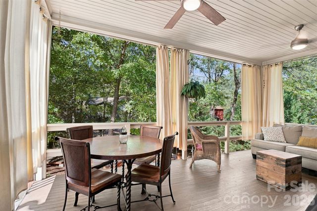 223 N Brackenbury Lane, Charlotte, NC 28270