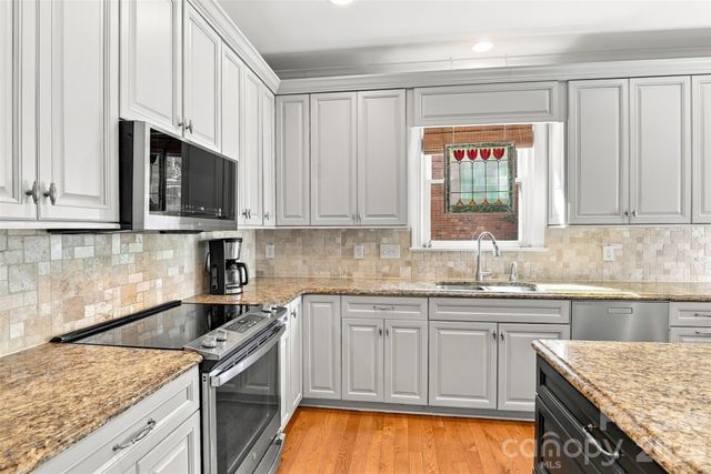 223 N Brackenbury Lane, Charlotte, NC 28270
