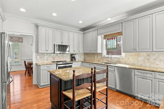 223 N Brackenbury Lane, Charlotte, NC 28270