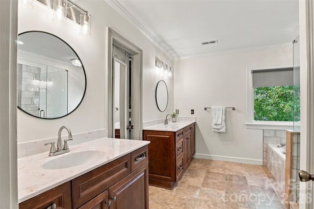 223 N Brackenbury Lane, Charlotte, NC 28270