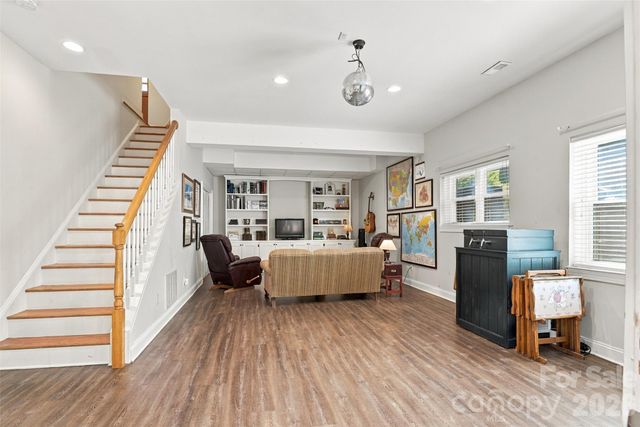 223 N Brackenbury Lane, Charlotte, NC 28270