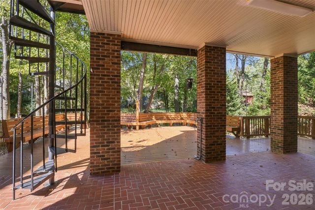 223 N Brackenbury Lane, Charlotte, NC 28270
