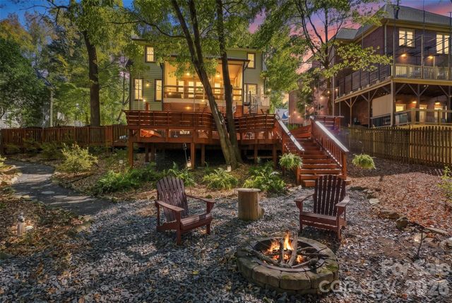 223 N Brackenbury Lane, Charlotte, NC 28270