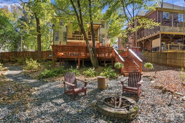 223 N Brackenbury Lane, Charlotte, NC 28270