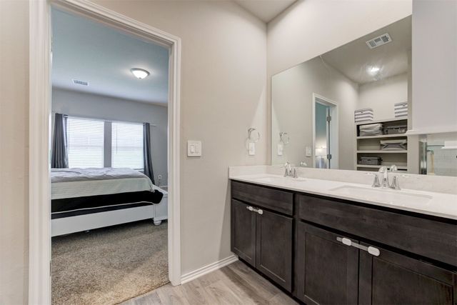 10409 NW 25th Street, Yukon, OK 73099