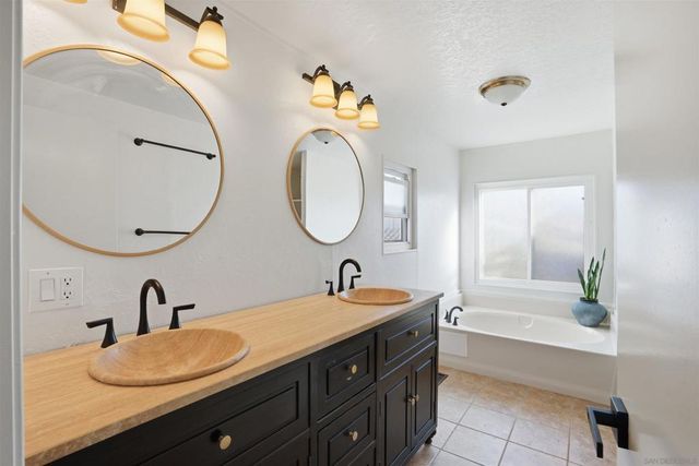 14955 Avenida Venusto 26, San Diego, CA 92128