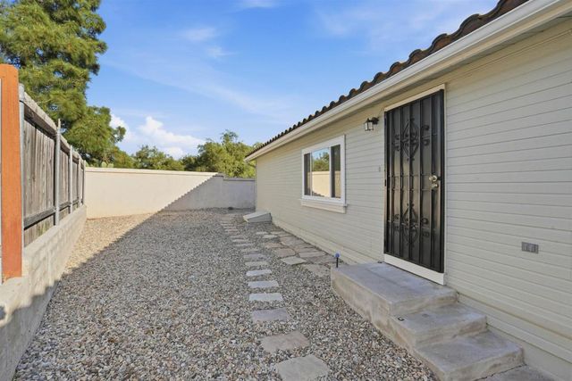 14955 Avenida Venusto 26, San Diego, CA 92128