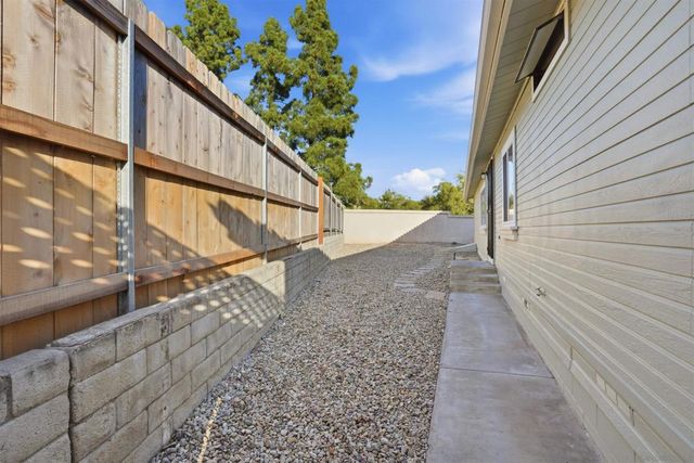 14955 Avenida Venusto 26, San Diego, CA 92128