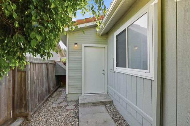14955 Avenida Venusto 26, San Diego, CA 92128