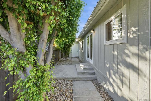 14955 Avenida Venusto 26, San Diego, CA 92128