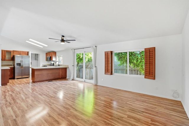 14955 Avenida Venusto 26, San Diego, CA 92128