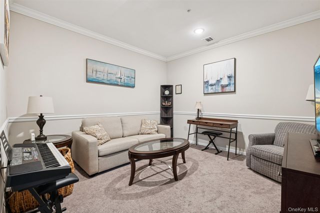 34 Greentree Court, Shirley, NY 11967