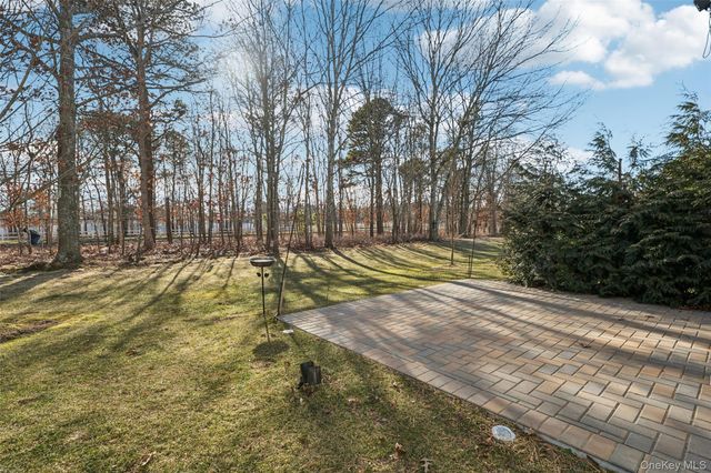 34 Greentree Court, Shirley, NY 11967