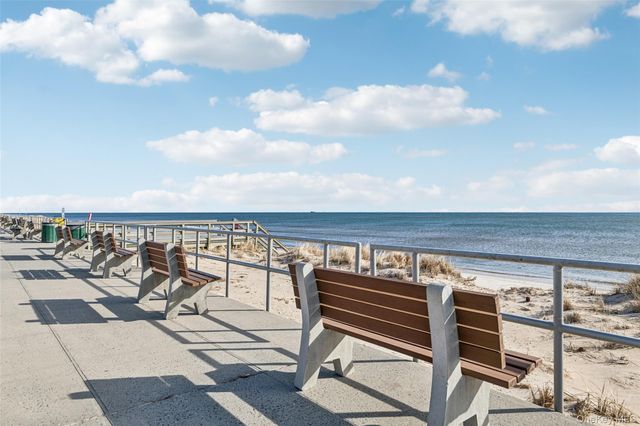 34 Greentree Court, Shirley, NY 11967