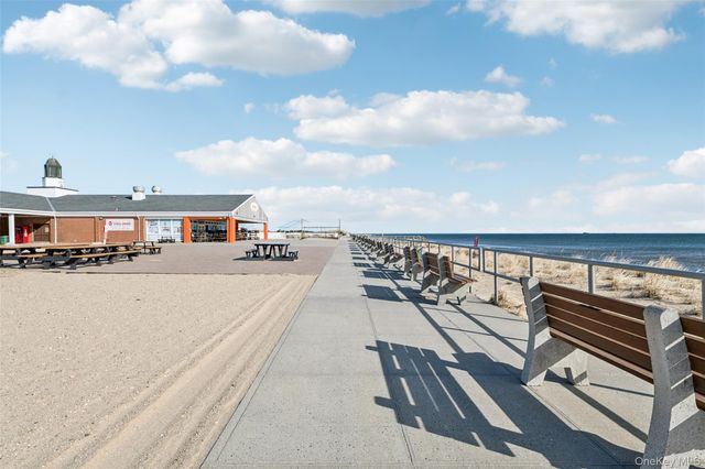 34 Greentree Court, Shirley, NY 11967