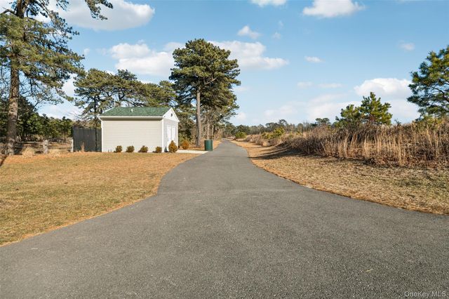 34 Greentree Court, Shirley, NY 11967