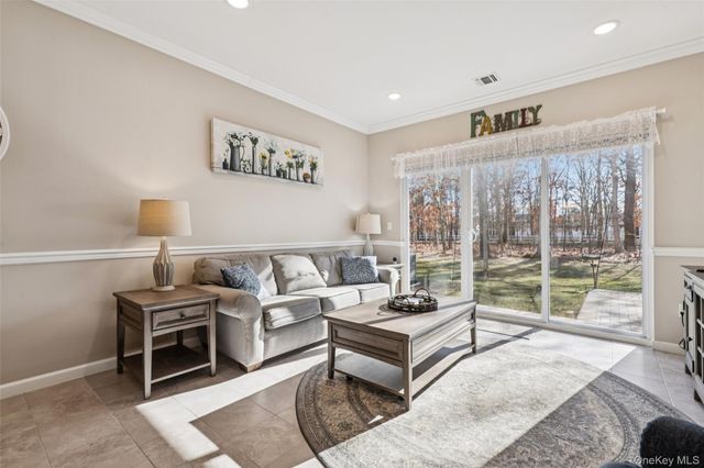 34 Greentree Court, Shirley, NY 11967