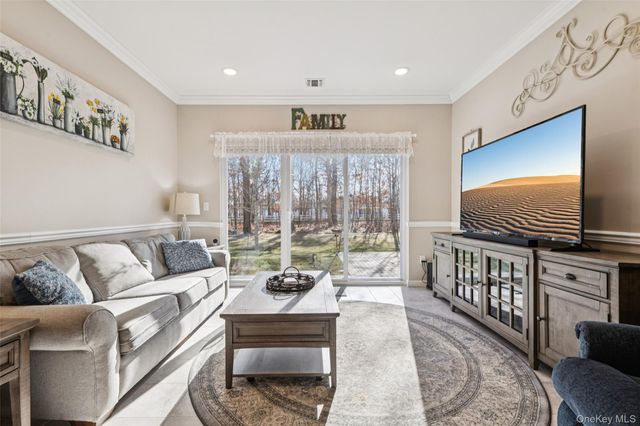 34 Greentree Court, Shirley, NY 11967