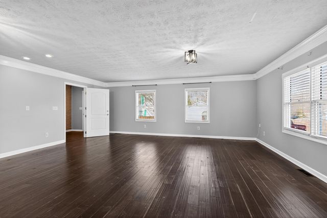 402 S Elmarch Avenue, Cynthiana, KY 41031