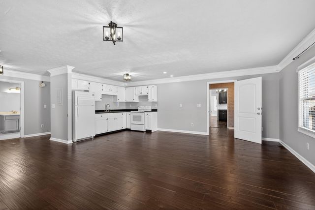 402 S Elmarch Avenue, Cynthiana, KY 41031