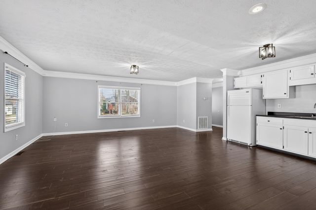 402 S Elmarch Avenue, Cynthiana, KY 41031