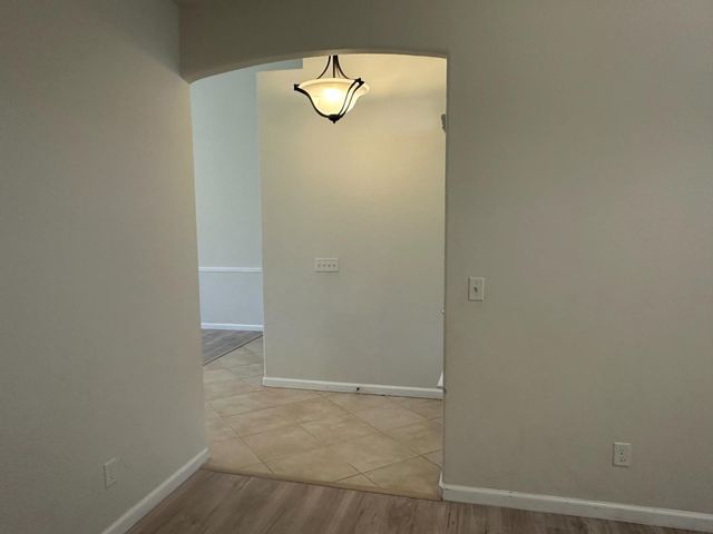 2523 E Cole Avenue, Fresno, CA 93720