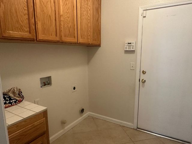 2523 E Cole Avenue, Fresno, CA 93720