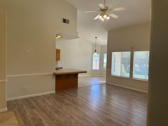 2523 E Cole Avenue, Fresno, CA 93720