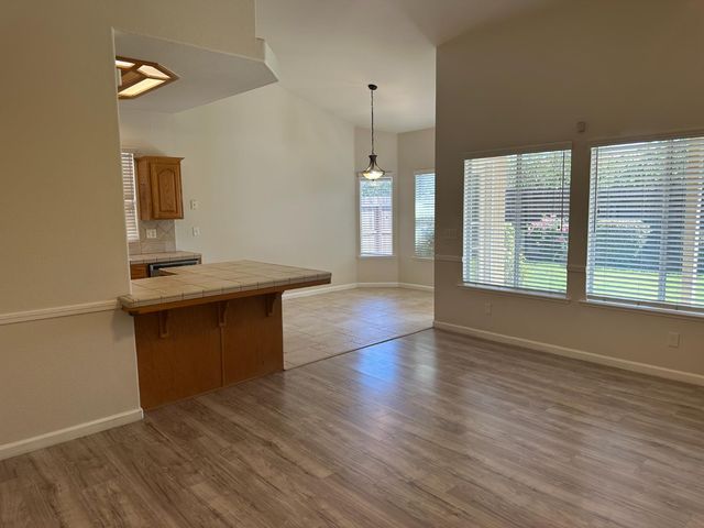 2523 E Cole Avenue, Fresno, CA 93720