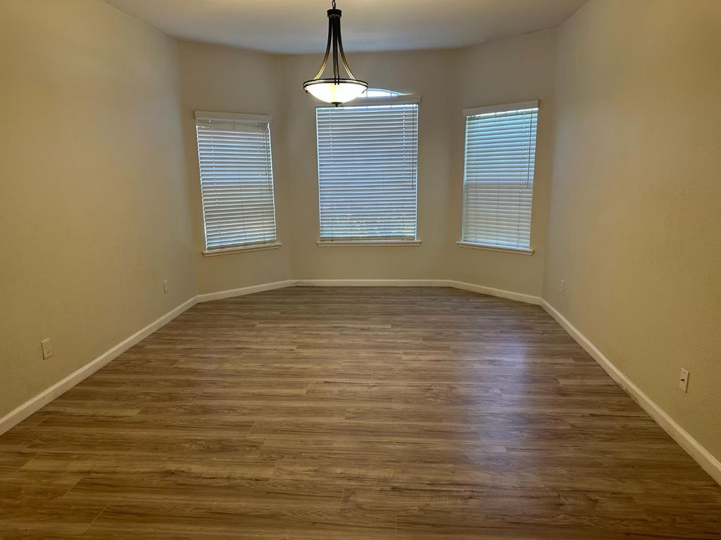 Image 10 of property listing at 2523 E Cole Avenue, Fresno, CA 93720