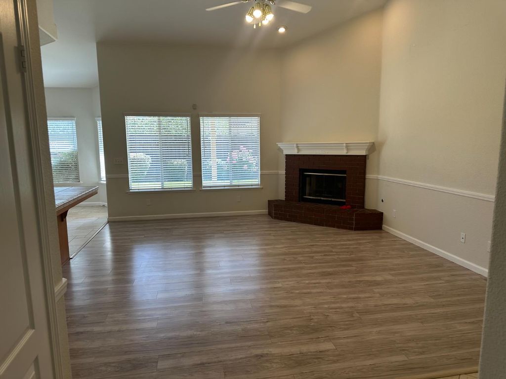 Image 4 of property listing at 2523 E Cole Avenue, Fresno, CA 93720