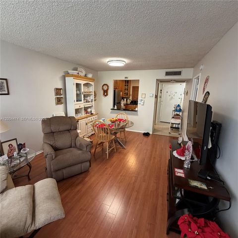 9440 Tangerine Pl 206, Davie, FL 33324