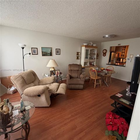 9440 Tangerine Pl 206, Davie, FL 33324